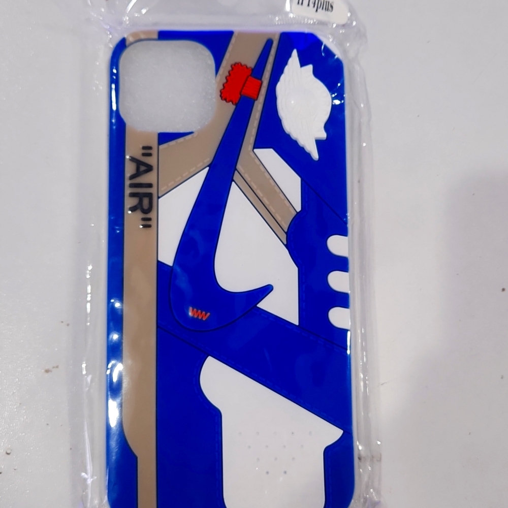 I'm selling a brand new nike Air jodan iPhone 14 plus phone case